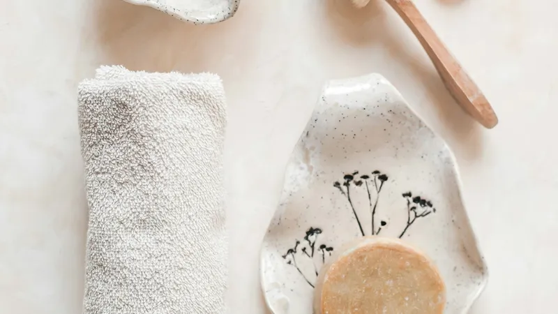 Gội đầu dưỡng sinh thảo mộc — Liệu pháp kép cho mái tóc khỏe và tinh thần an nhiên